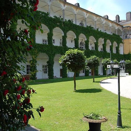 Gaestehaus Schloss Aschach Aschach an der Donau Bagian luar foto