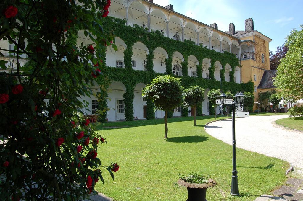 Gaestehaus Schloss Aschach Aschach an der Donau Bagian luar foto